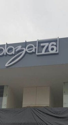 Plaza 76